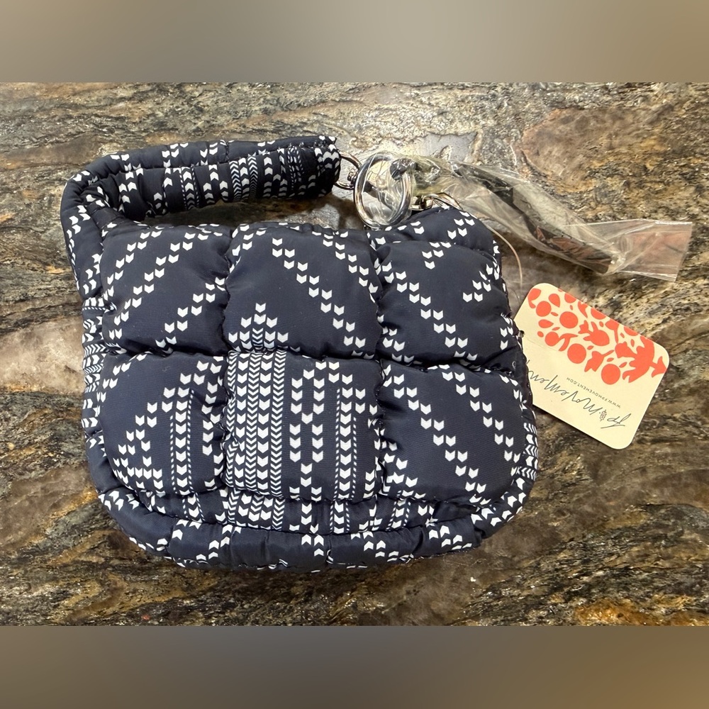 Free People Movement Printed Micro Pouch Chevron Stitch-NWT - Picture 5 of 10